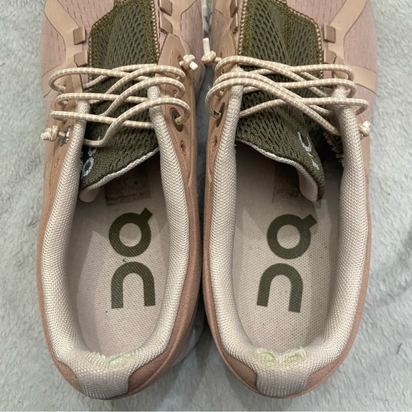 On Running Cloud Low Top Sneaker Shoes Size 7.5 - Picture 9 of 11